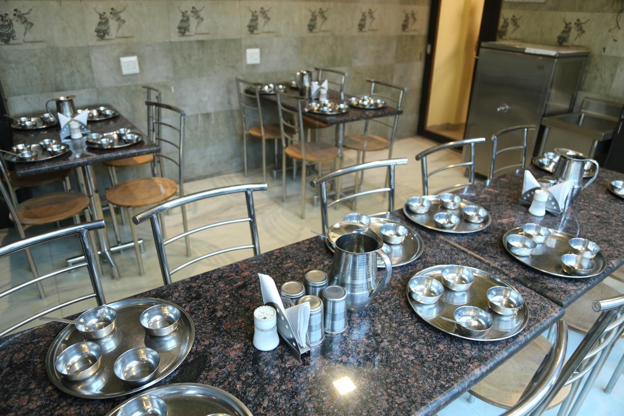 Hotel Heena Plaza Ābu Road 외부 사진
