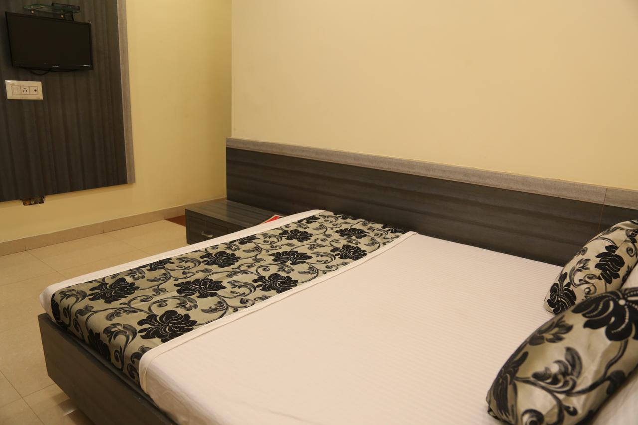 Hotel Heena Plaza Ābu Road 외부 사진